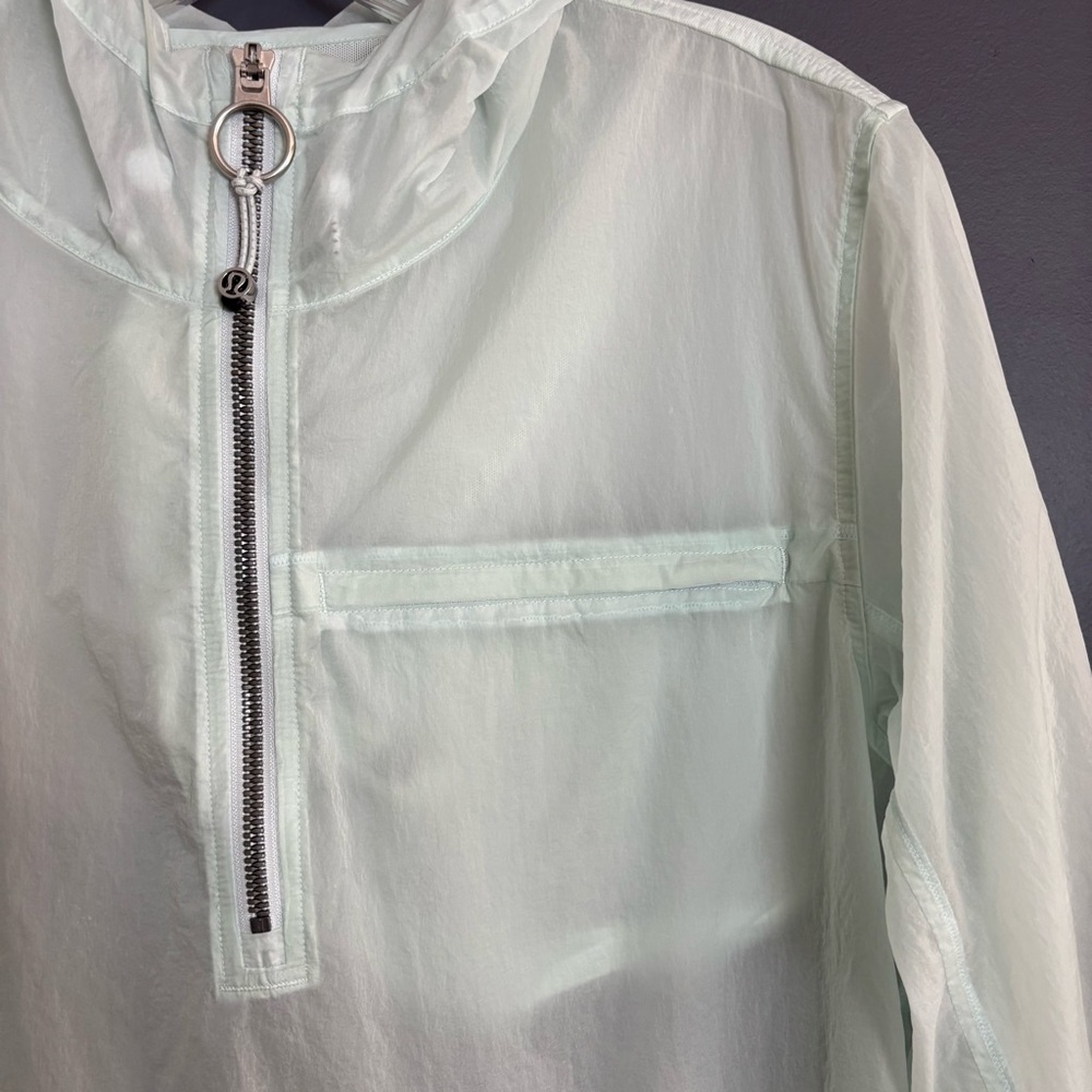 SOLD Lululemon Step Out Anorak Ocean Air Lightweight Jacket Size Medium Rain - Picture 8 of 16